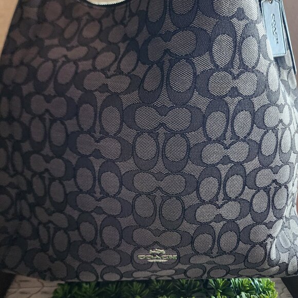 GUC Coach Edie Shoulder Bag - Picture 1 of 12
